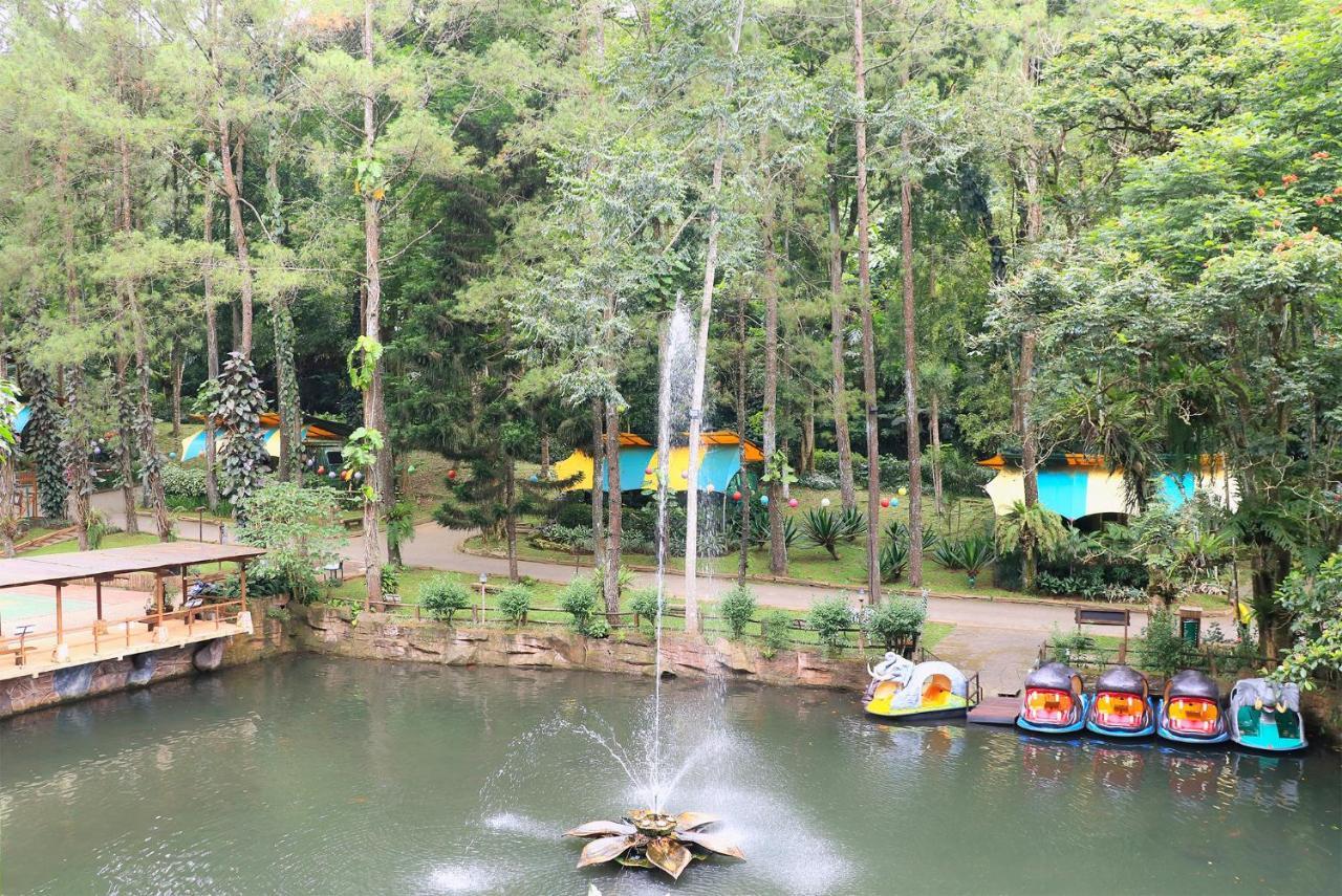Safari Resort Puncak Eksteriør billede