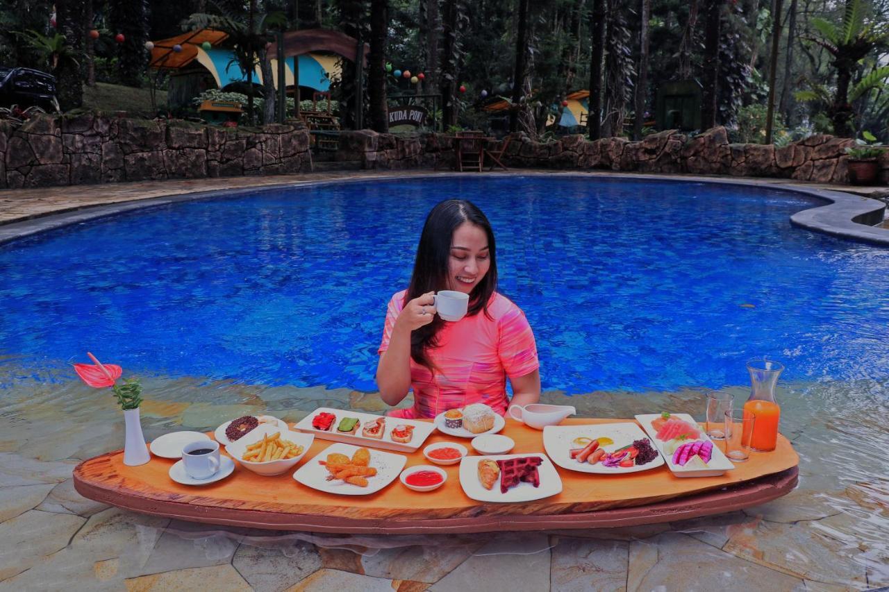 Safari Resort Puncak Eksteriør billede